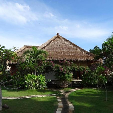 Sunia Loka Bungalows & Dive Center Pemuteran Buitenkant foto